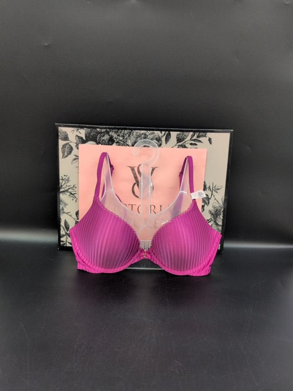 Victoria Secret Body by Victoria Underwire Push Up Bra 32D Allure Pink
